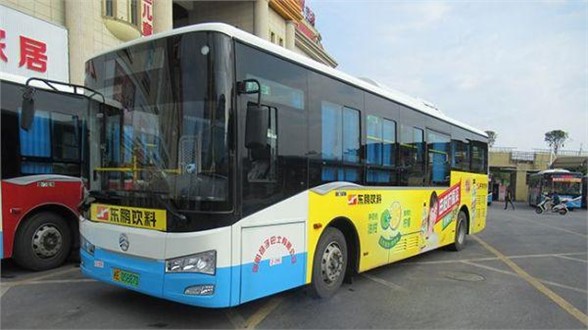 公交車身及車內(nèi)廣告火爆招租，滿城跑的廣告靜待與您攜手共贏
